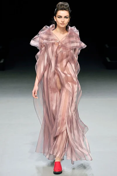 Look 48